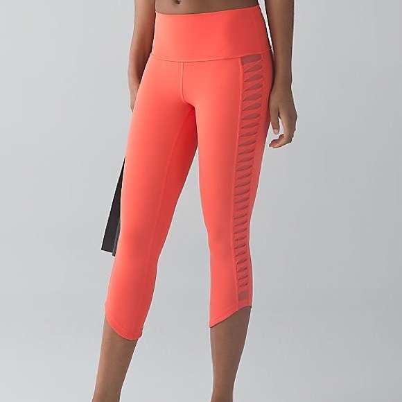 Lululemon Sunshine Salutation Crop Leggings!